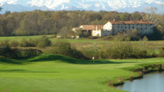 Bogogno Golfplatz mit Monte Rosa im Hintergrund Golfreise